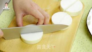 韩式辣白菜炖鸡肉块的做法步骤：1