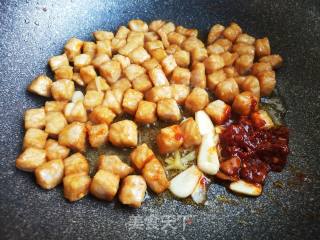 宫爆肉丁的做法步骤：3