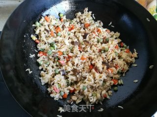 什锦炒饭的做法步骤：6