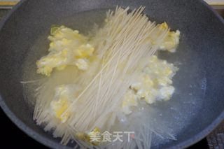 菠菜鸡蛋面的做法步骤：7