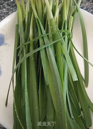 韭菜胡萝卜丸子的做法步骤：1
