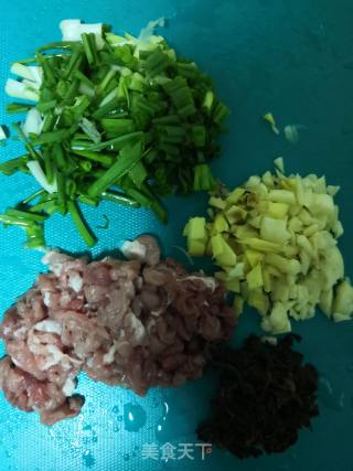 扁豆炒肉丝的做法步骤：2