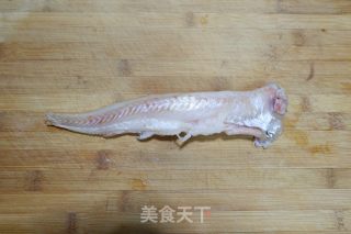 辣子鳕鱼球的做法步骤：1