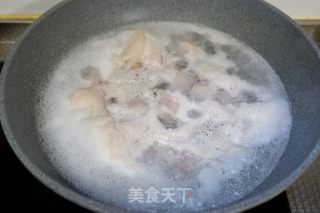 珍珠菇烧五花肉的做法步骤：4
