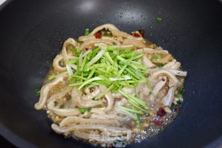 芫爆牛肚的做法步骤：9