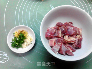竹笼粉蒸牛肉的做法步骤：4