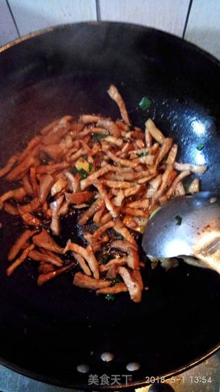 芹菜香菇小炒的做法步骤：6