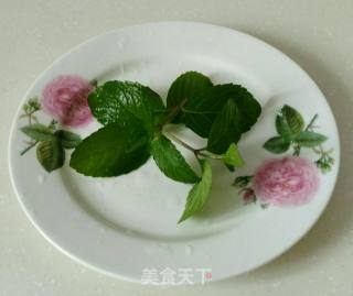 夏日饮品:薄荷茶的做法步骤：1