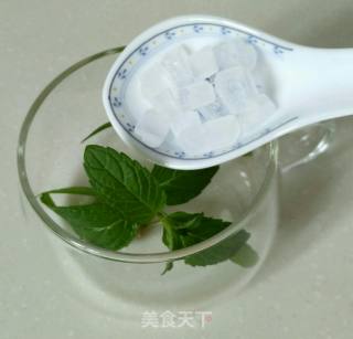 夏日饮品:薄荷茶的做法步骤：2