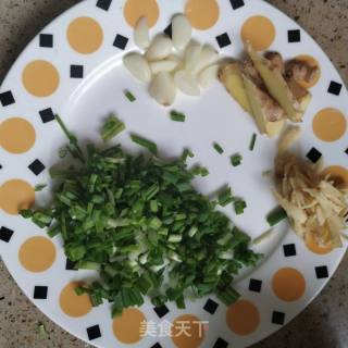 酸菜鱼的做法步骤：1