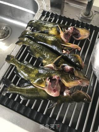 昂刺鱼炖豆腐的做法步骤：1