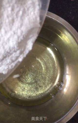 樱花蛋白糖的做法步骤：1