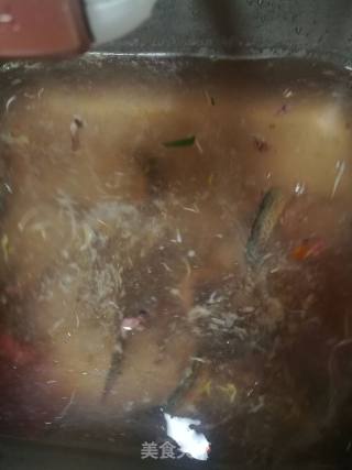 水煮泥鳅的做法步骤：1