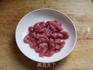 杏鲍菇炒肉的做法步骤：1