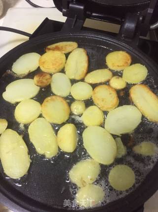 香煎椒盐土豆片的做法步骤：4