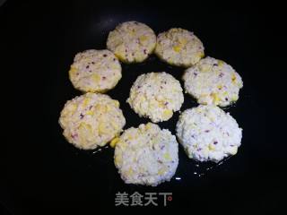 玉米饼的做法步骤：9