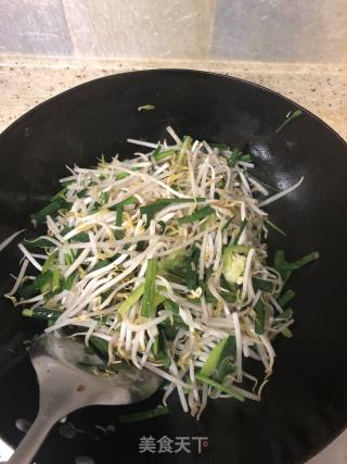 清炒绿豆芽的做法步骤：2