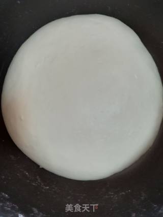 红豆沙花卷的做法步骤：2