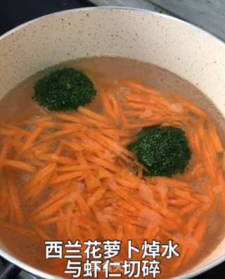 西兰花萝卜虾仁粥的做法步骤：1