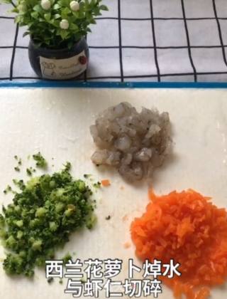 西兰花萝卜虾仁粥的做法步骤：2