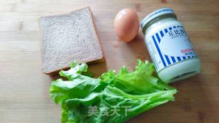 简单三明治的做法步骤：1