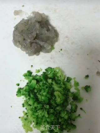 西兰花虾仁水汆丸子的做法步骤：3