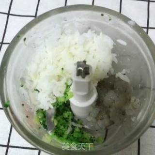 西兰花虾仁水汆丸子的做法步骤：4
