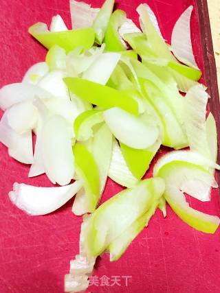 干豆腐炒豆芽的做法步骤：4
