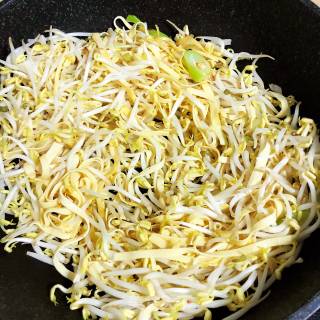 干豆腐炒豆芽的做法步骤：9