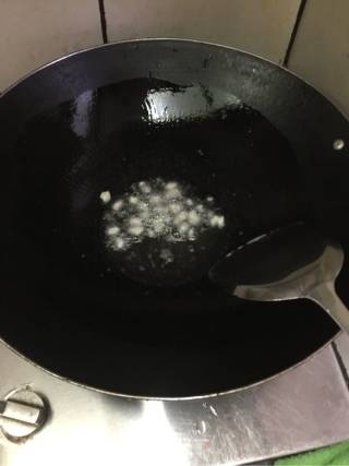 蒜蓉炒茄子的做法步骤：3