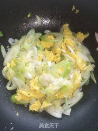 大葱炒鸡蛋的做法步骤：5
