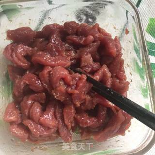 韭黄牛肉的做法步骤：2