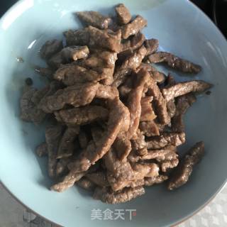 韭黄牛肉的做法步骤：5