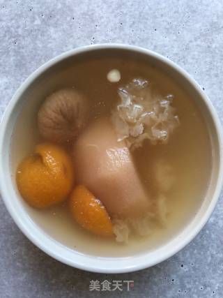 枇杷无花果煲猪骨的做法步骤：7