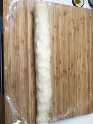 香蒜酱辫子面包的做法步骤：12