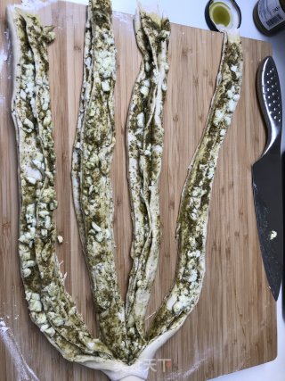香蒜酱辫子面包的做法步骤：13