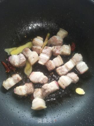 五花肉煲豆腐的做法步骤：3