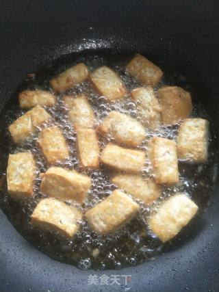 五花肉煲豆腐的做法步骤：7