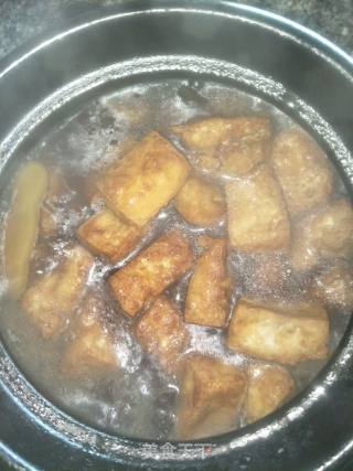 五花肉煲豆腐的做法步骤：9