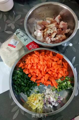 菜盒子的做法步骤：2