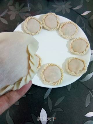 菜盒子的做法步骤：11
