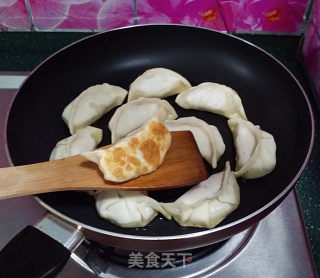 冰花煎饺的做法步骤：5