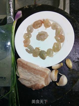 虾仁烧肉的做法步骤：2