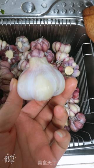 糖醋蒜的做法步骤：1