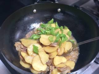 土豆炒腊肉的做法步骤：9