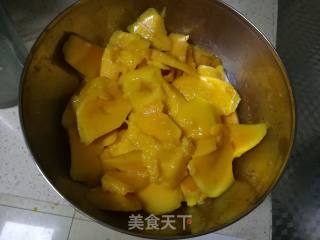 夏日饮品～芒果汁的做法步骤：3