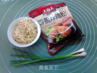 葱香方便面煎饼的做法步骤：1