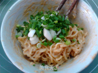 葱香方便面煎饼的做法步骤：6