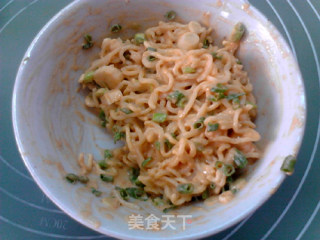 葱香方便面煎饼的做法步骤：7