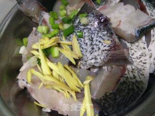 香嘴鱼的做法步骤：1
